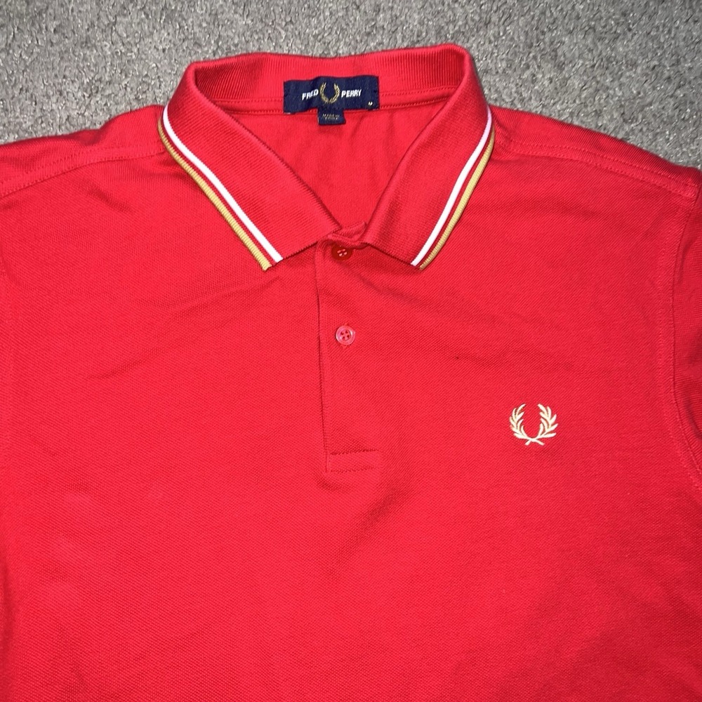 Fred Perry Short Sleeve Zip Neck Crepe Polo Shirt Red Medium